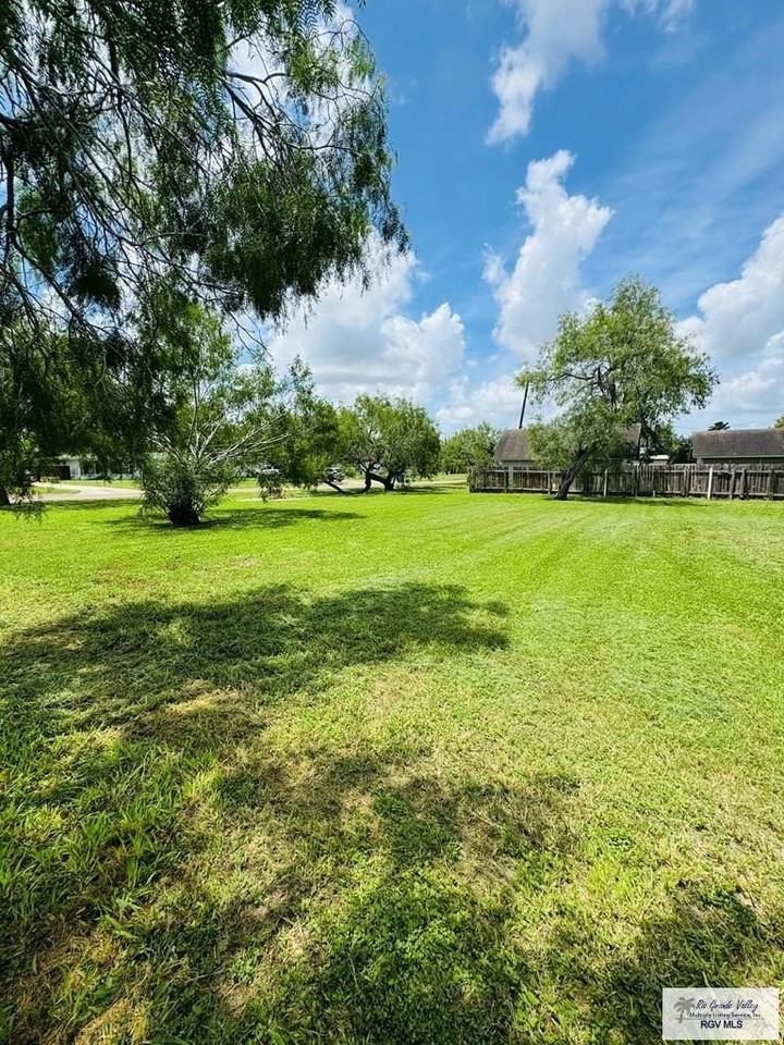 1201 Ben Lora Ln - Photo 6 of 7