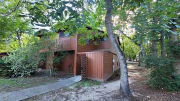 featured image of 819 Sw 57th Ter #1