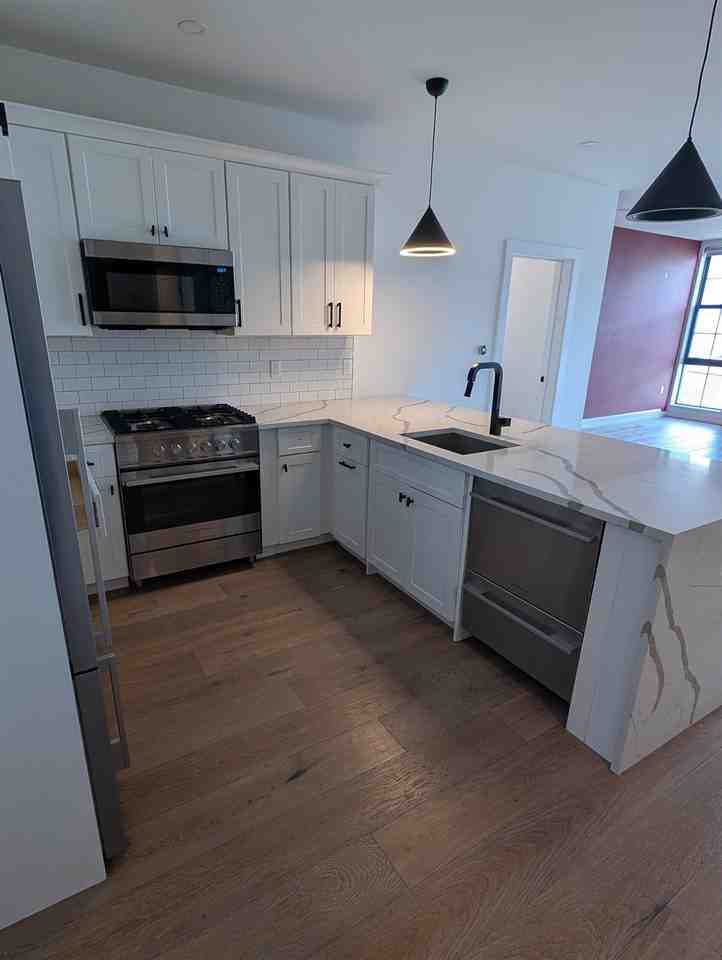 580 Palisade Ave #302 - Photo 6 of 23