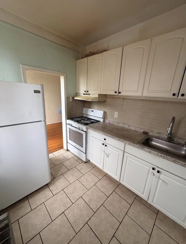 191 Belvidere Ave - Photo 2 of 5
