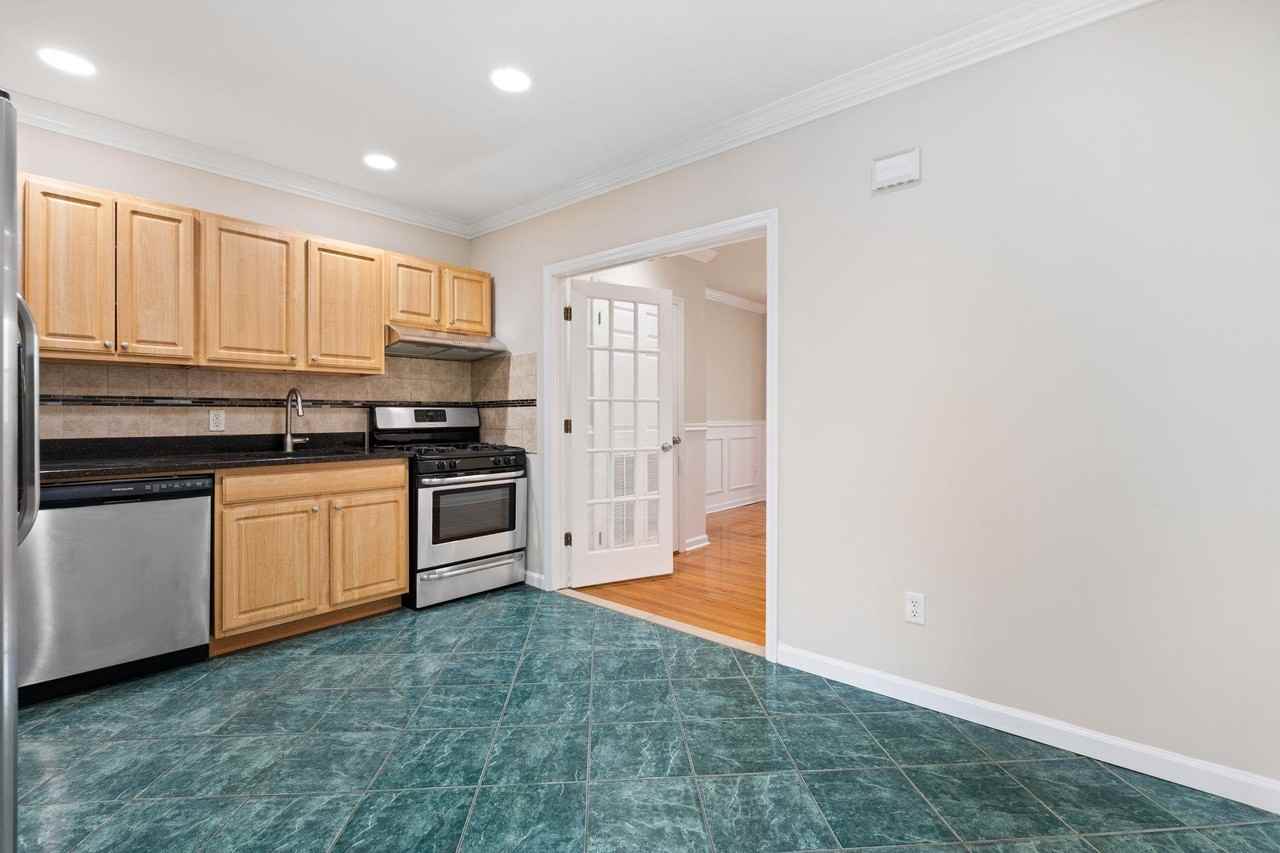 204 Dodd St #2 - Photo 5 of 23