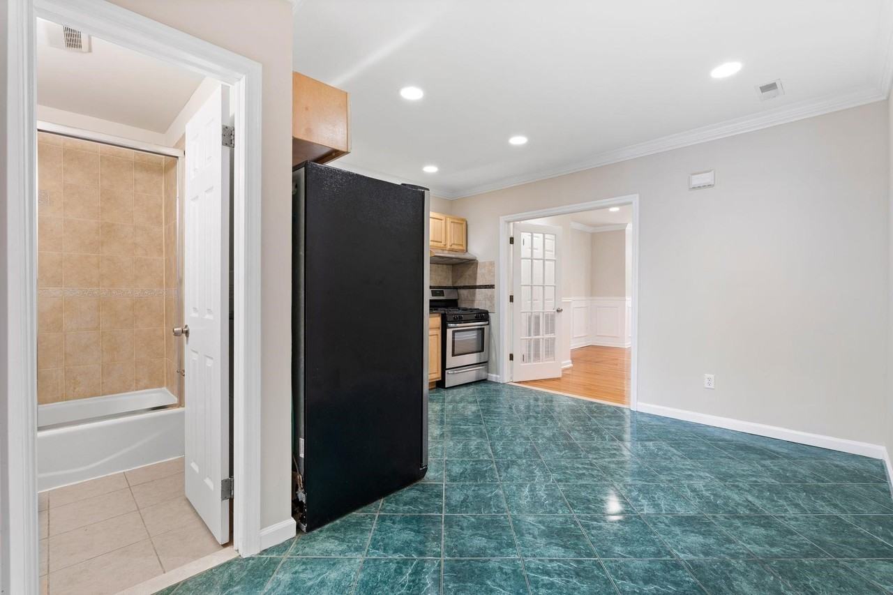 204 Dodd St #2 - Photo 7 of 23
