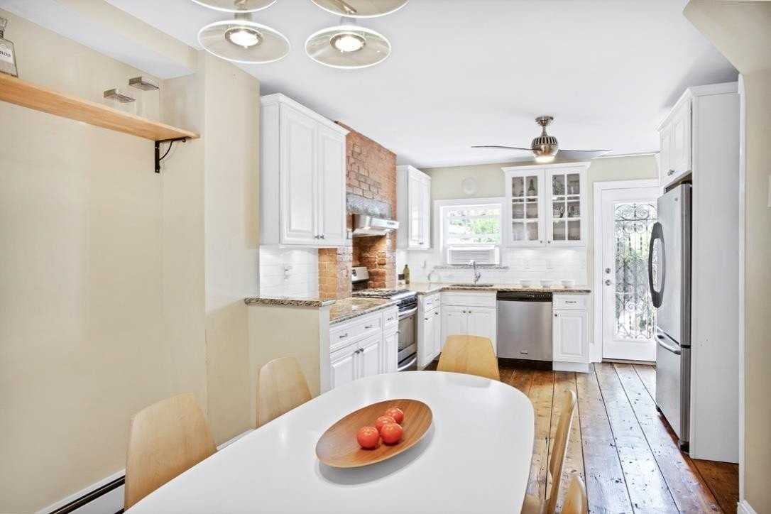159 1/2 Coles St - Photo 3 of 16