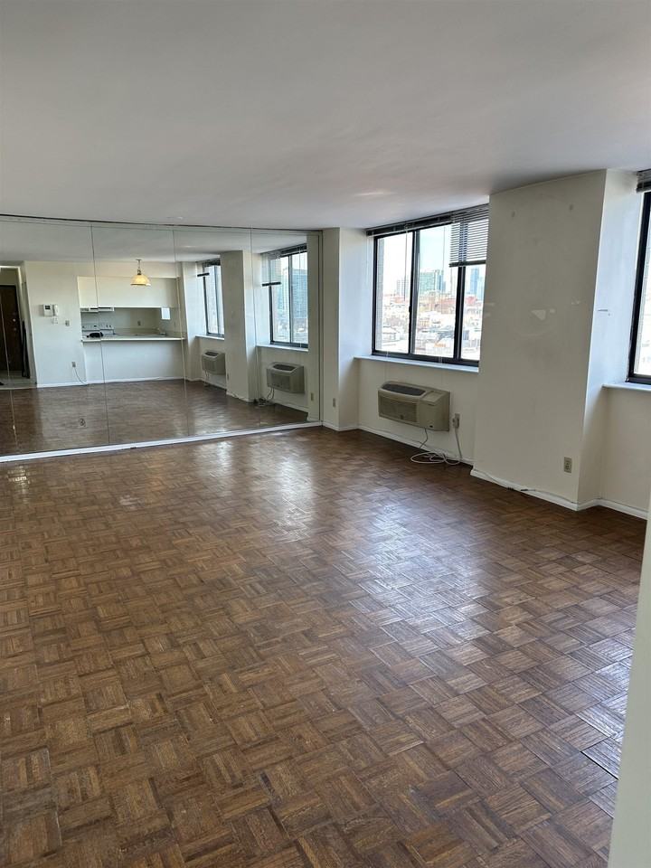 300 Newark St #8M - Photo 4 of 8