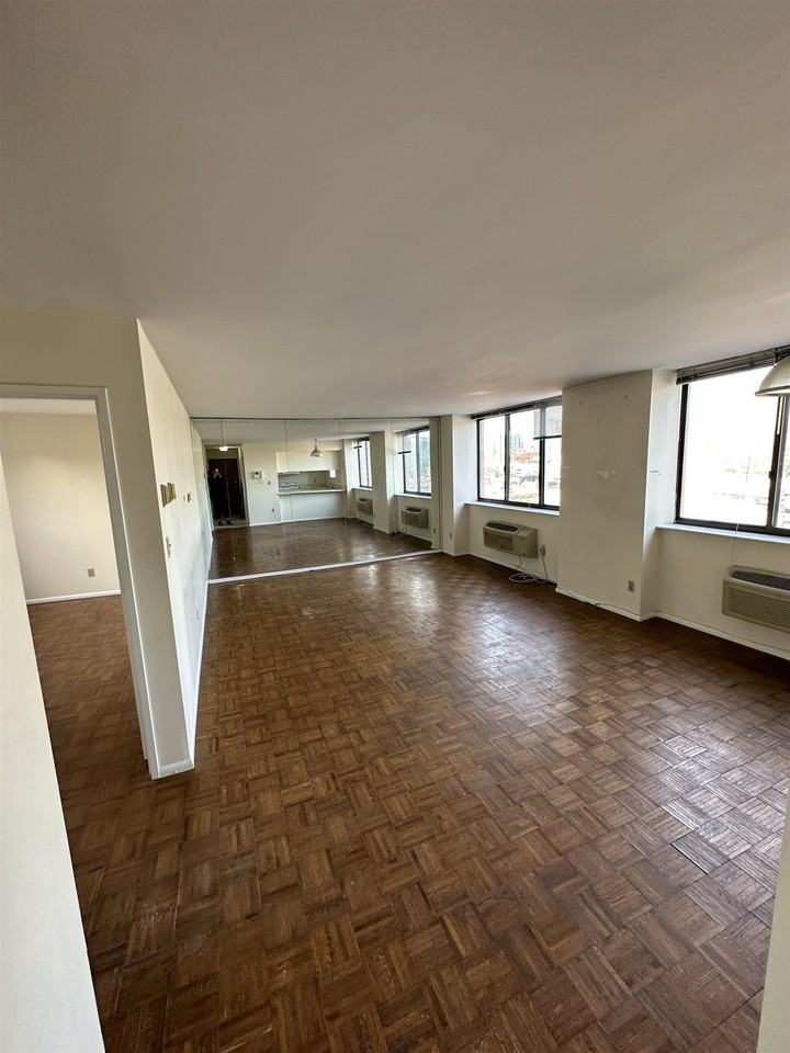 300 Newark St #8M - Photo 6 of 8