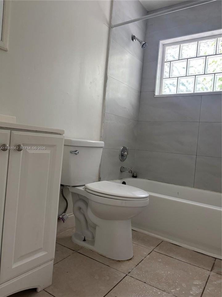 36 Ne 13th St - Photo 4 of 7