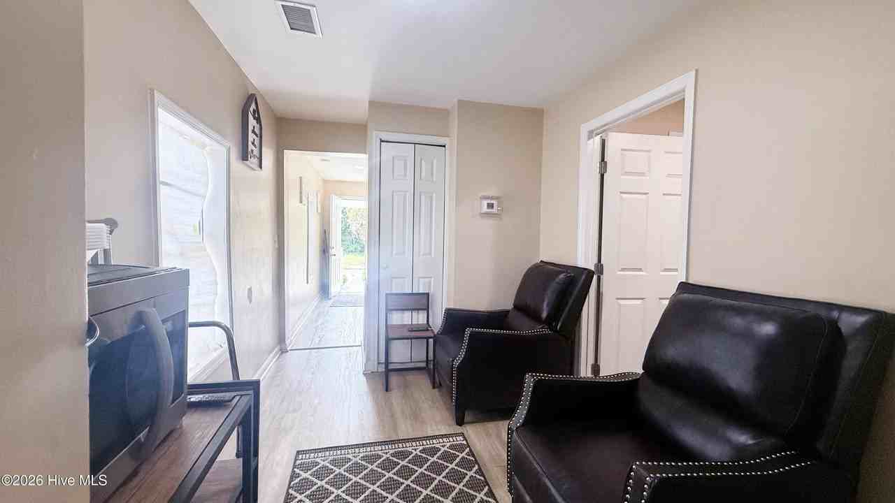 1628 Mill St - Photo 2 of 6