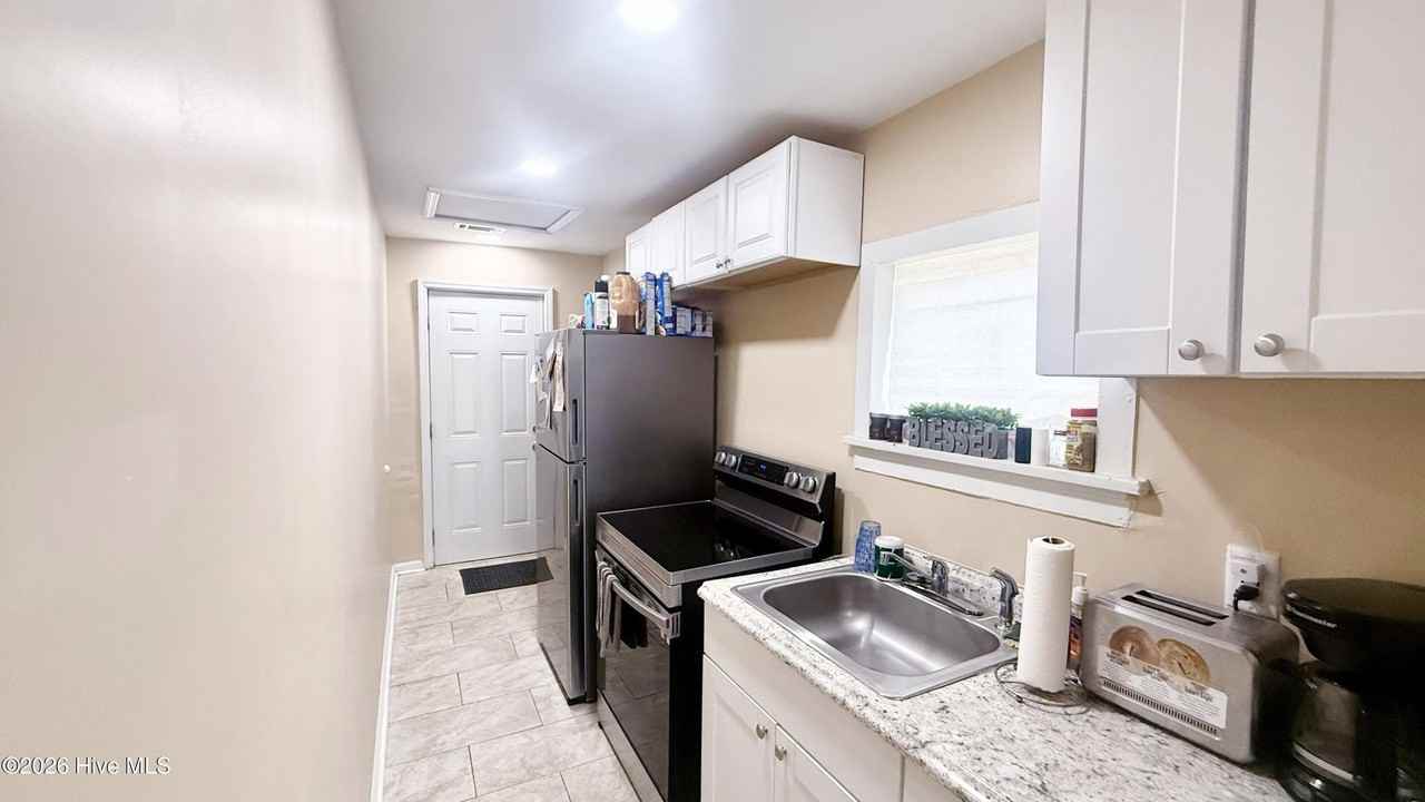 1628 Mill St - Photo 5 of 6