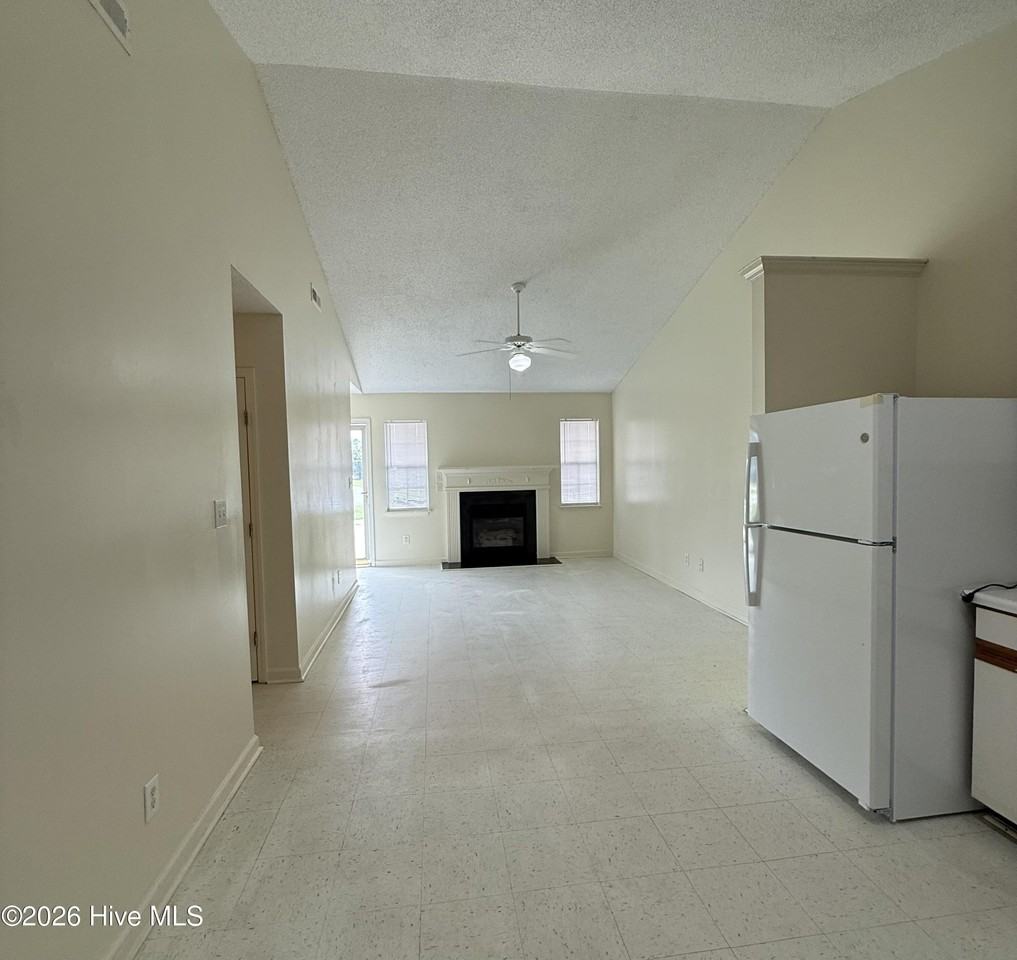 3200 Parkway Ct #B - Photo 3 of 14