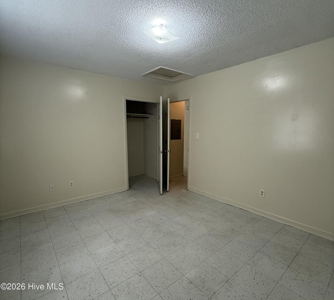 3200 Parkway Ct #B - Photo 4 of 14
