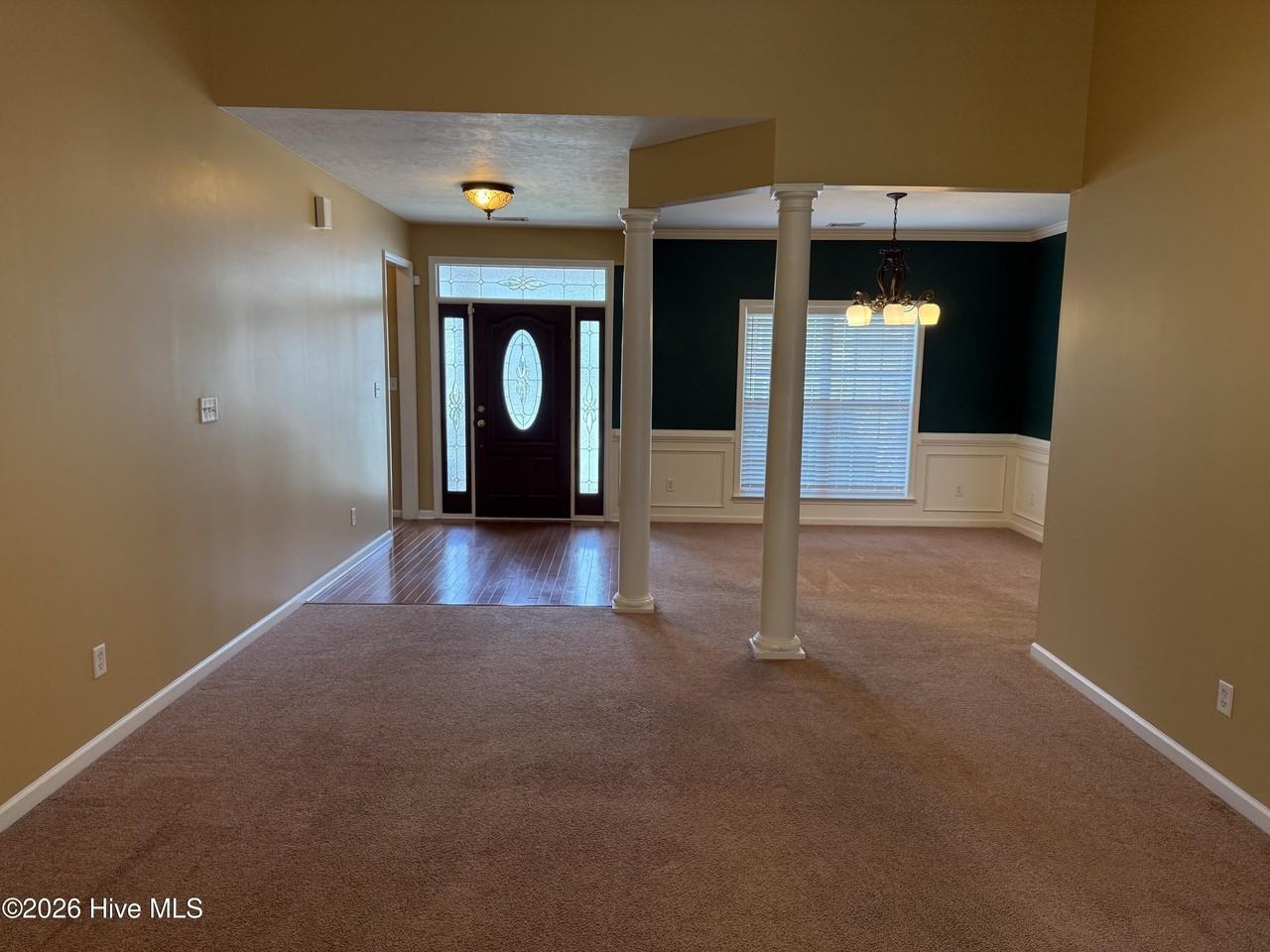 925 Woody Hill Cir - Photo 3 of 35