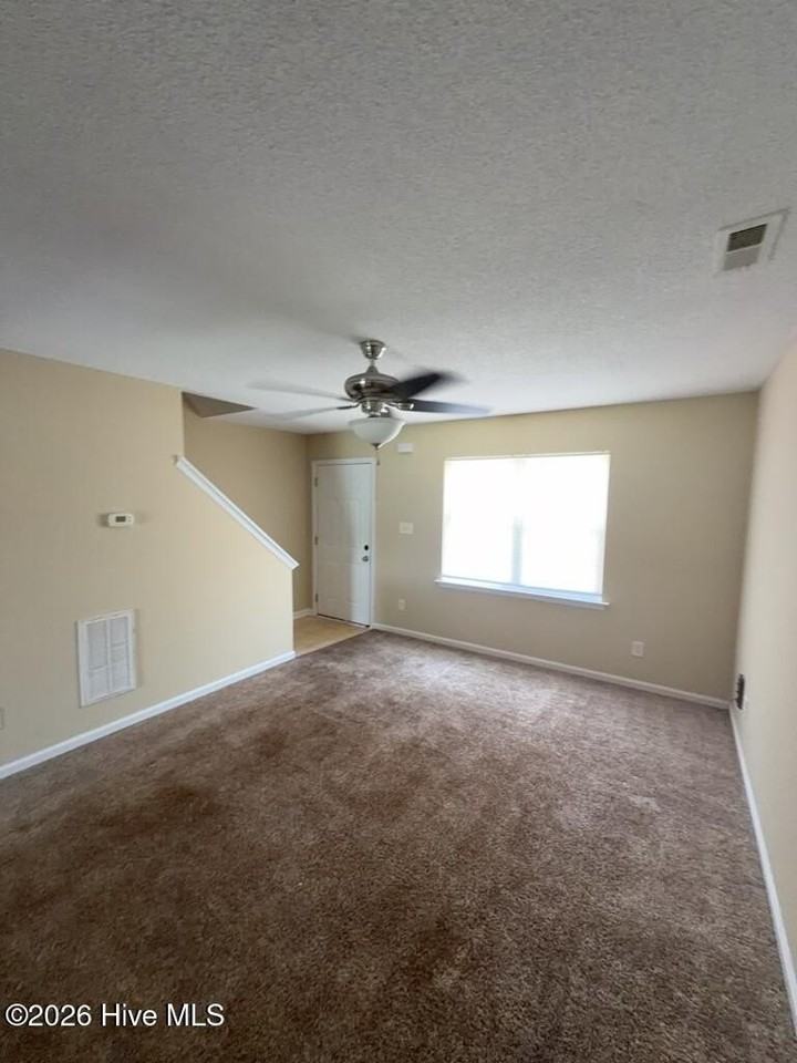 7001 Grandeur Ave - Photo 4 of 18