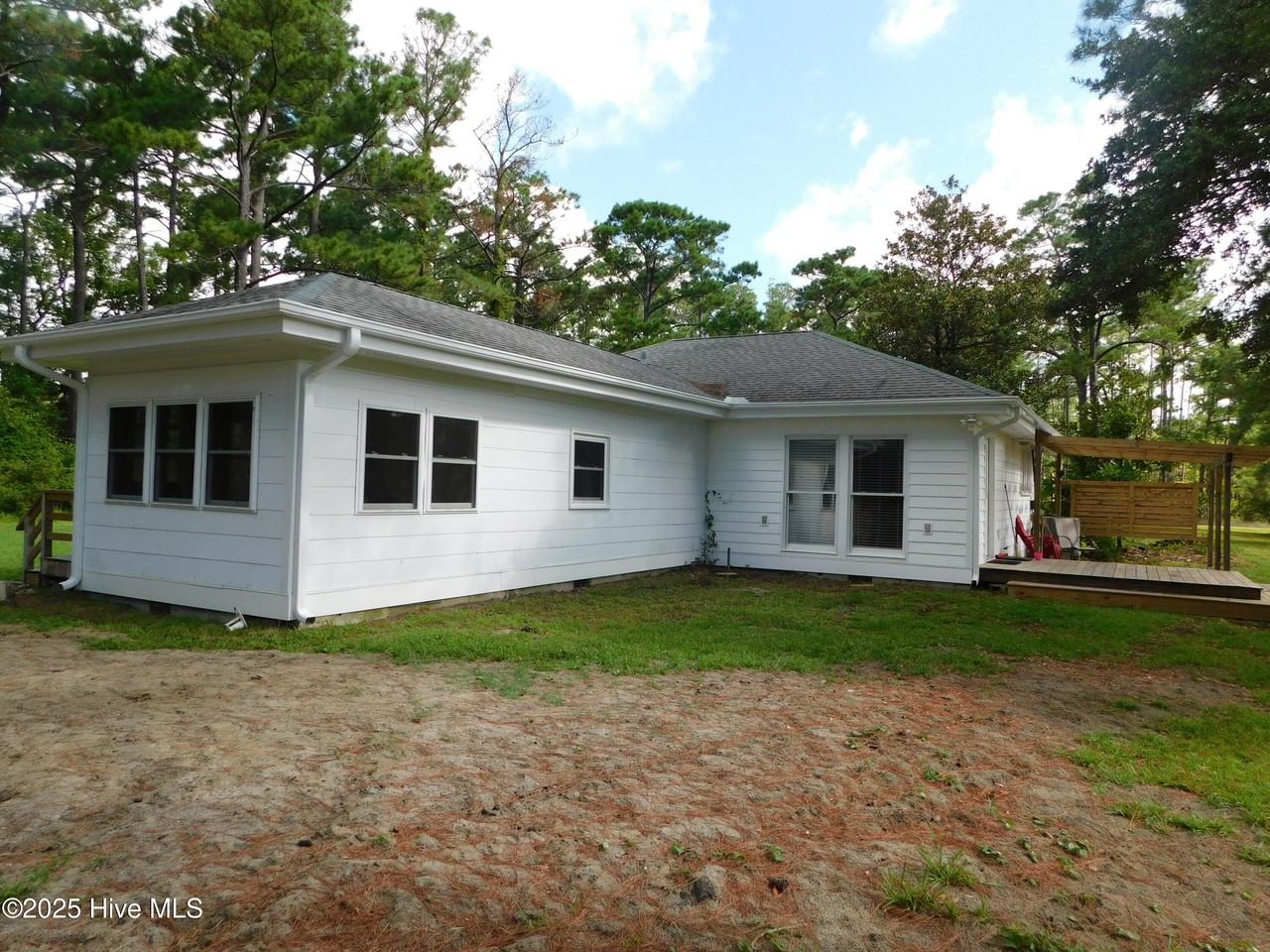 438 Pigott Rd - Photo 3 of 9