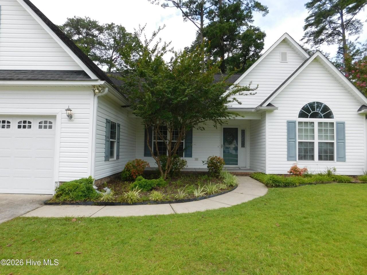 408 Sweet Gum Way - Photo 2 of 44