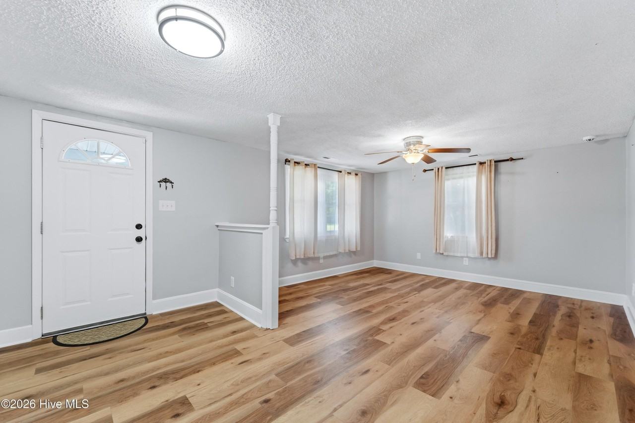 127 Moosehart Ave - Photo 3 of 22