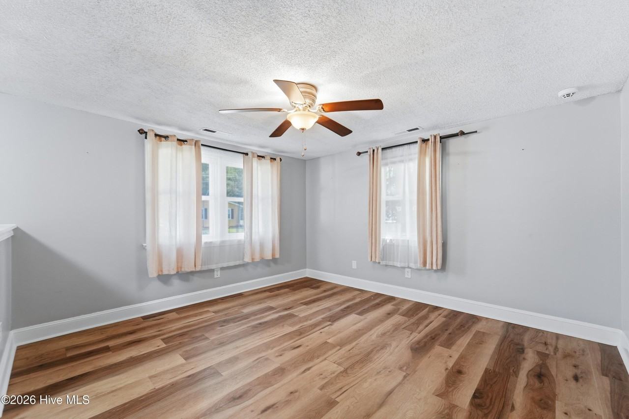 127 Moosehart Ave - Photo 4 of 22