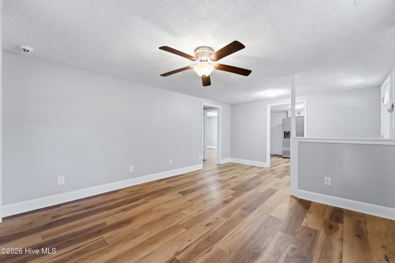 127 Moosehart Ave - Photo 5 of 22