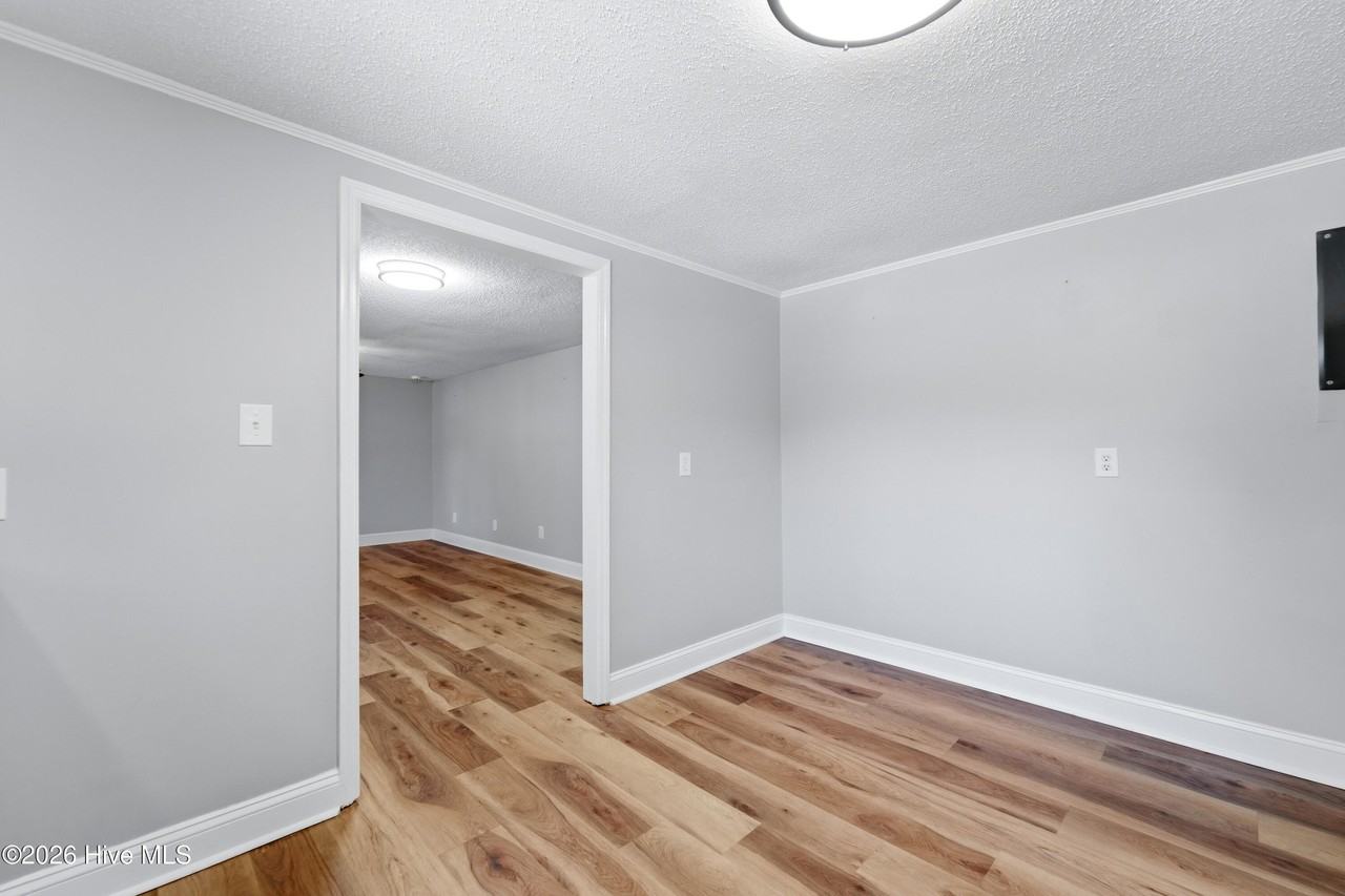 127 Moosehart Ave - Photo 7 of 22
