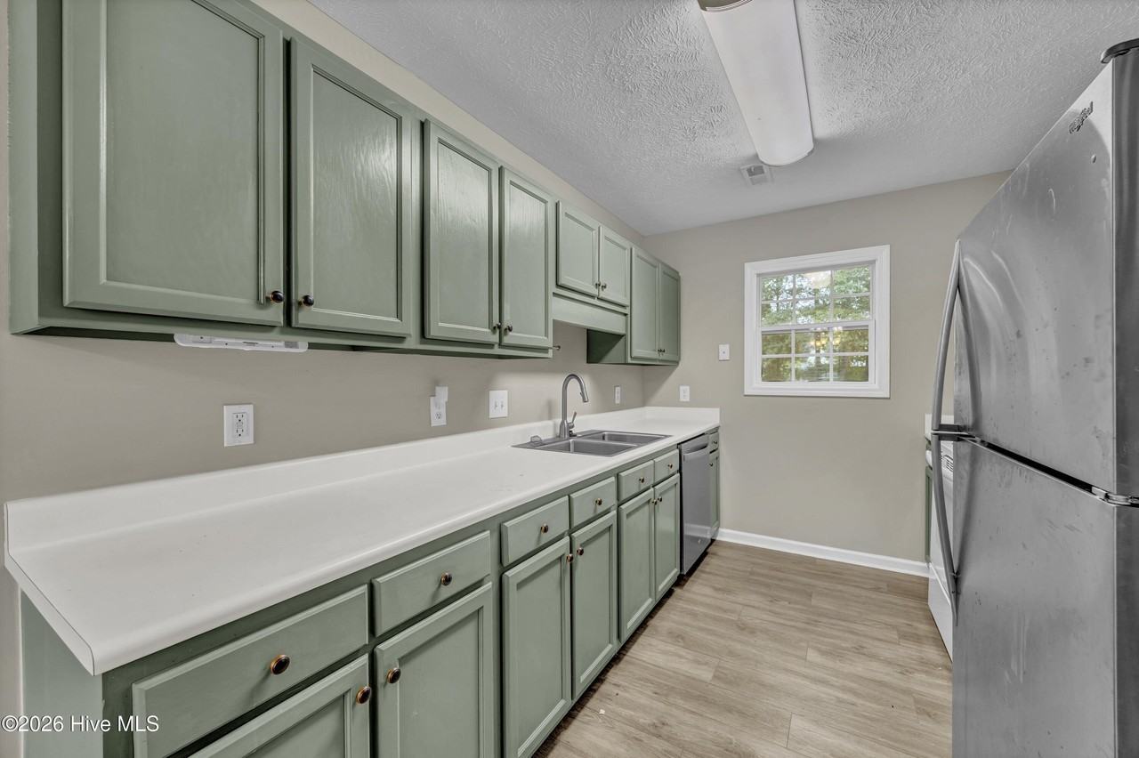 10035 Burning Bush Ridge Ct - Photo 7 of 27