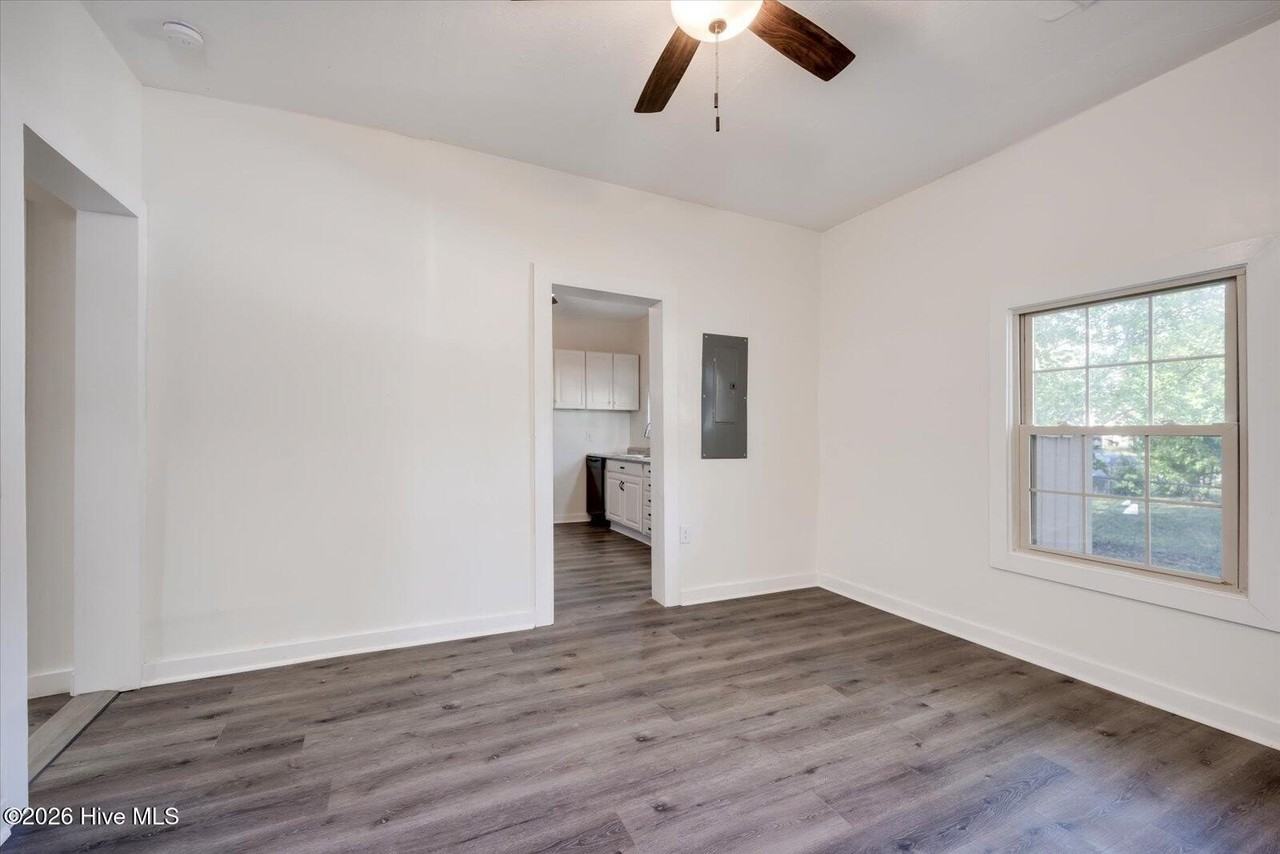 311 Abbeville Ave Ne - Photo 6 of 26
