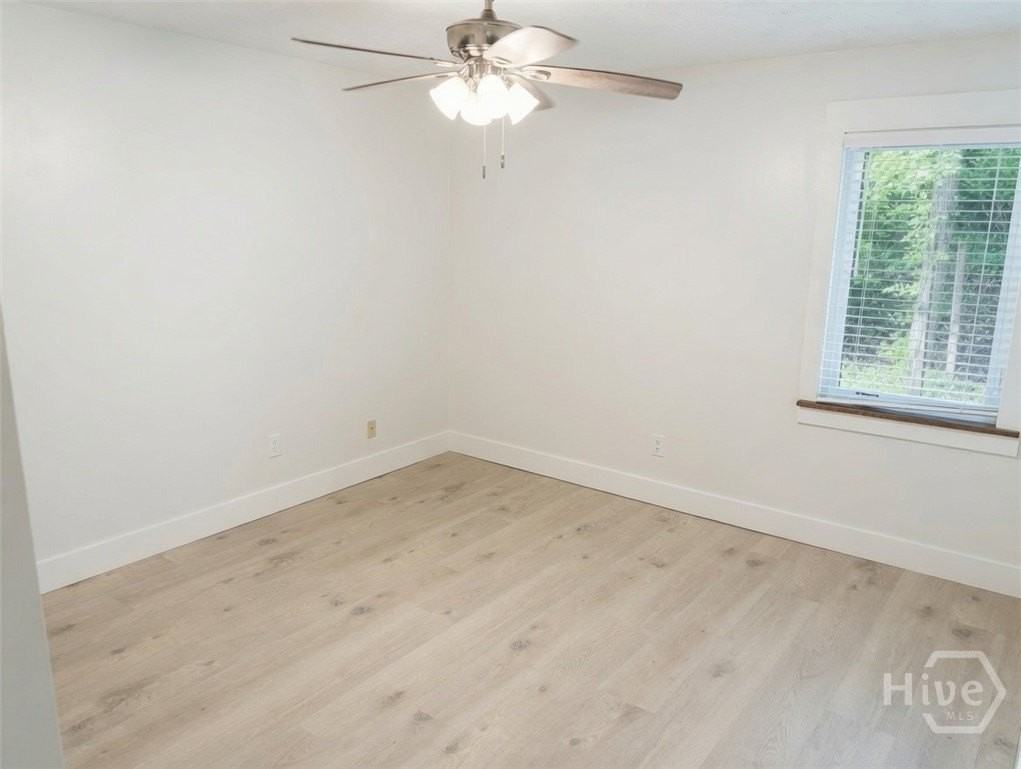 1123 White Oak Dr - Photo 5 of 10