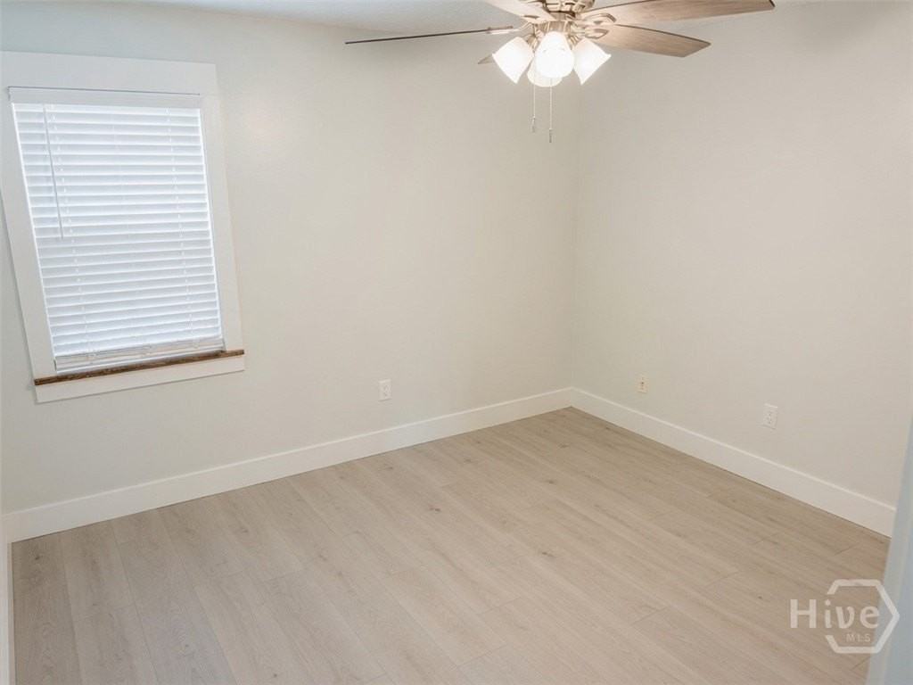 1123 White Oak Dr - Photo 7 of 10