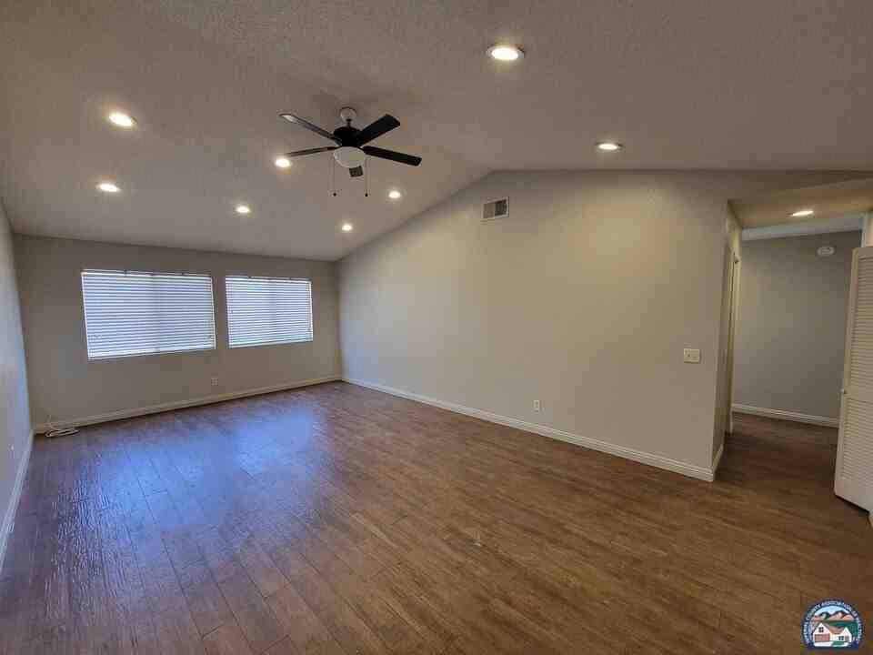 861 W Legion Rd - Photo 3 of 13