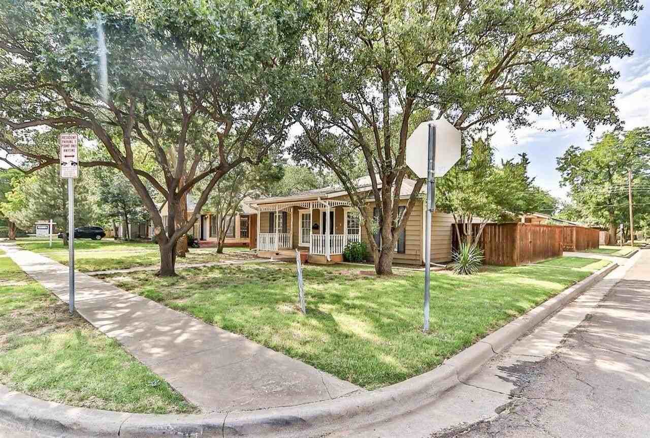2711 22nd St - Photo 3 of 31