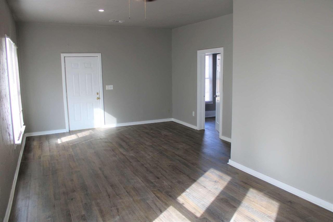 2519 38th St - Photo 4 of 17