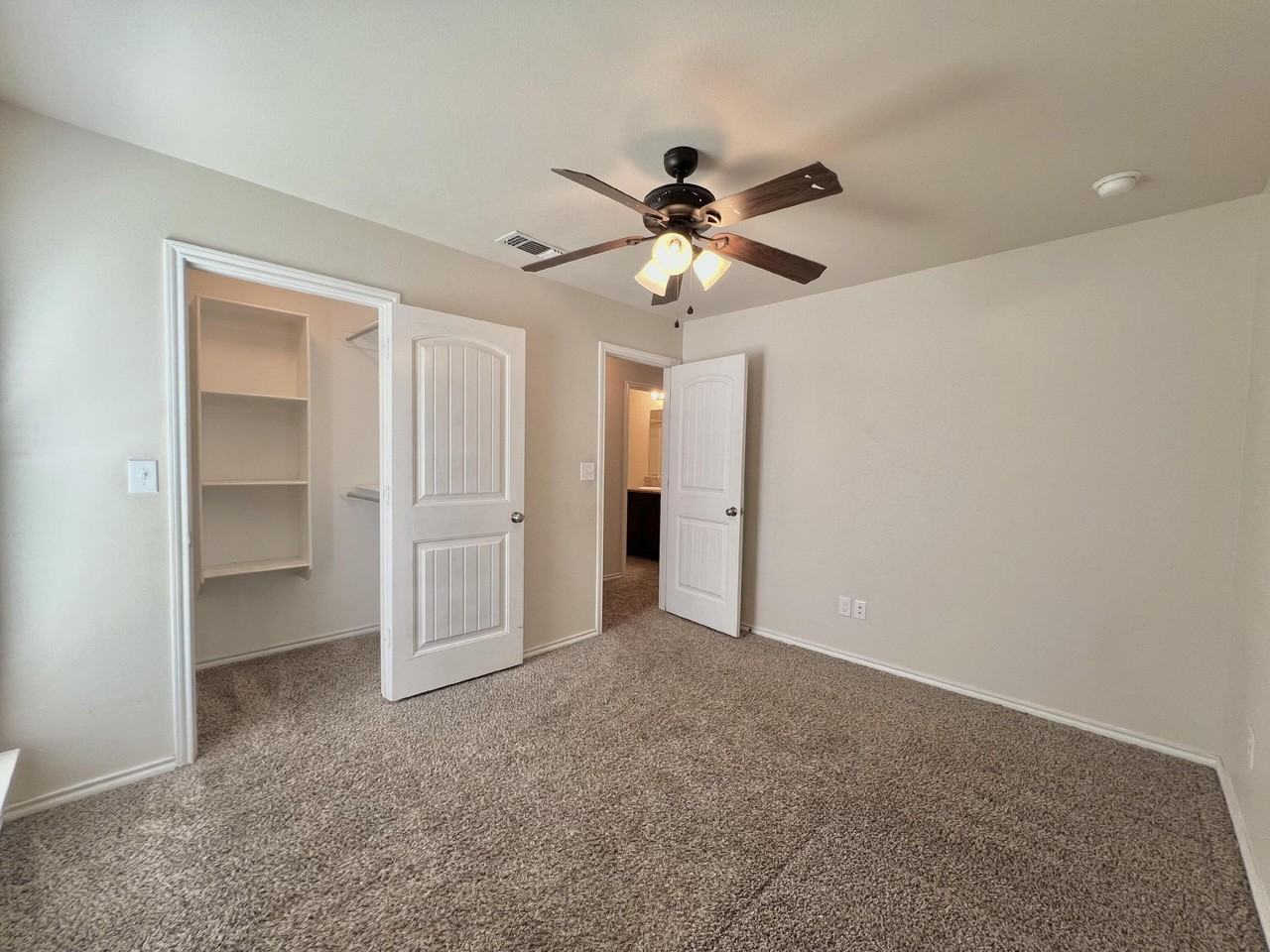 7415 103rd St - Photo 6 of 19