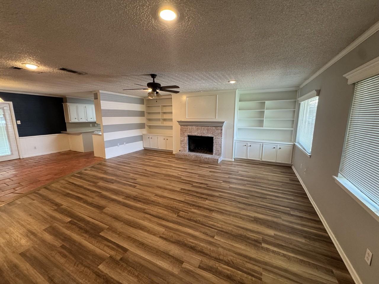 5215 25th St - Photo 2 of 11
