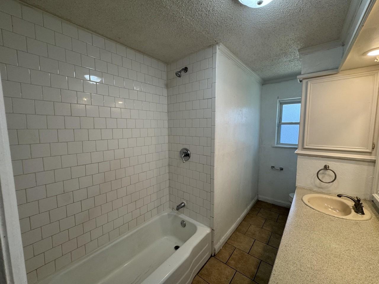 5215 25th St - Photo 7 of 11