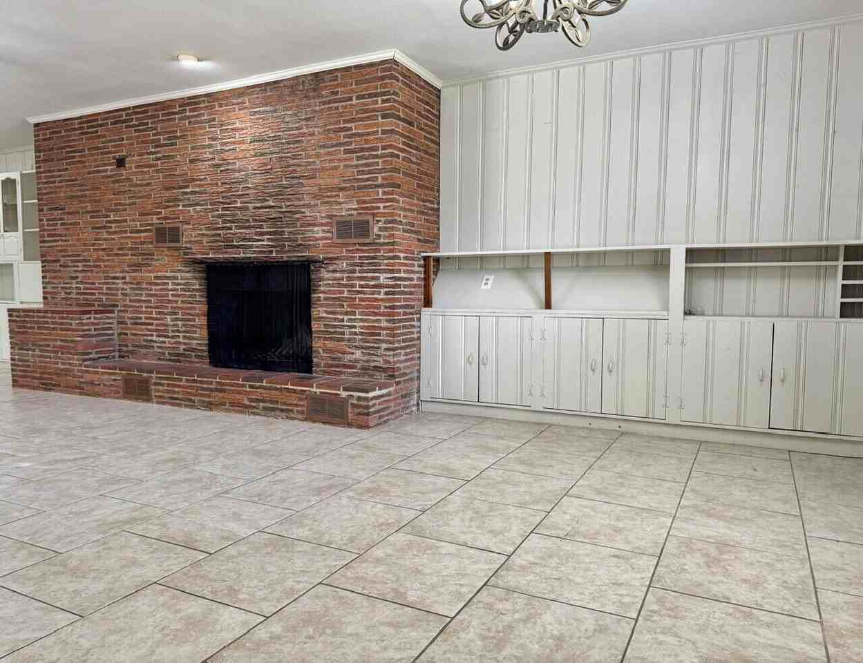 4807 9th St - Photo 5 of 27