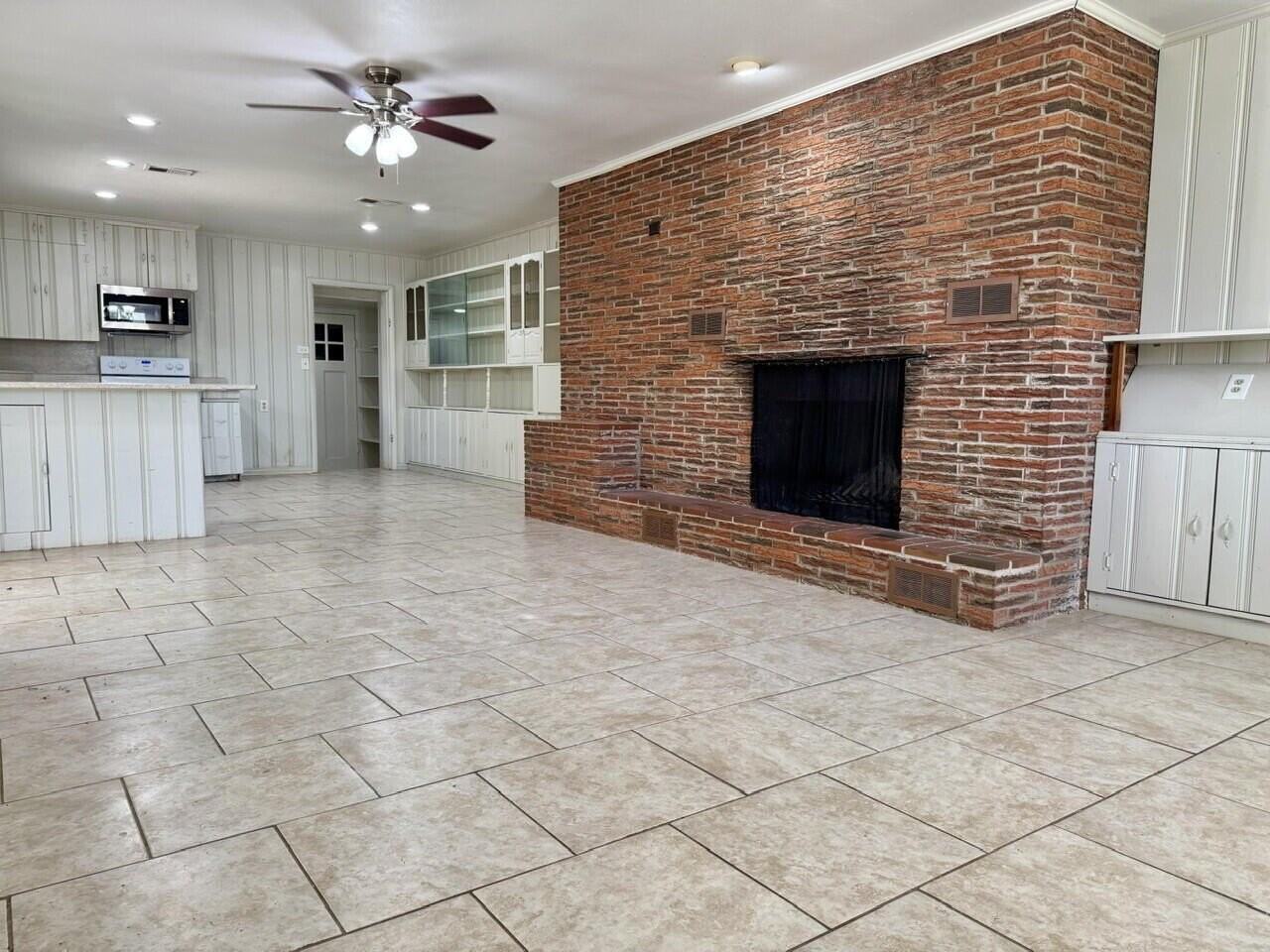 4807 9th St - Photo 6 of 27