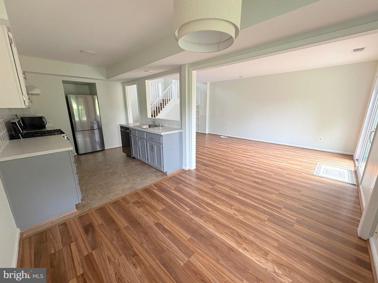 307 Charles St - Photo 7 of 27