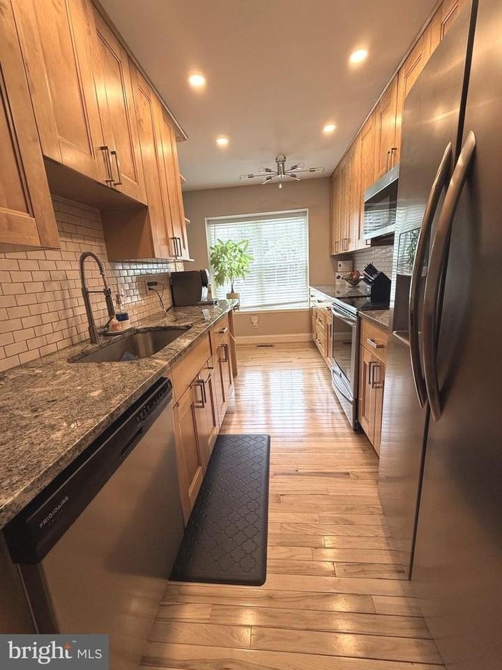 14643 Keeneland Cir - Photo 3 of 19