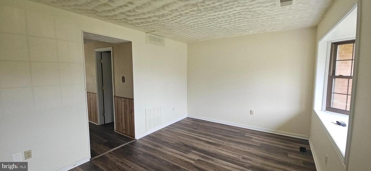 229 Ritter Pl - Photo 5 of 13
