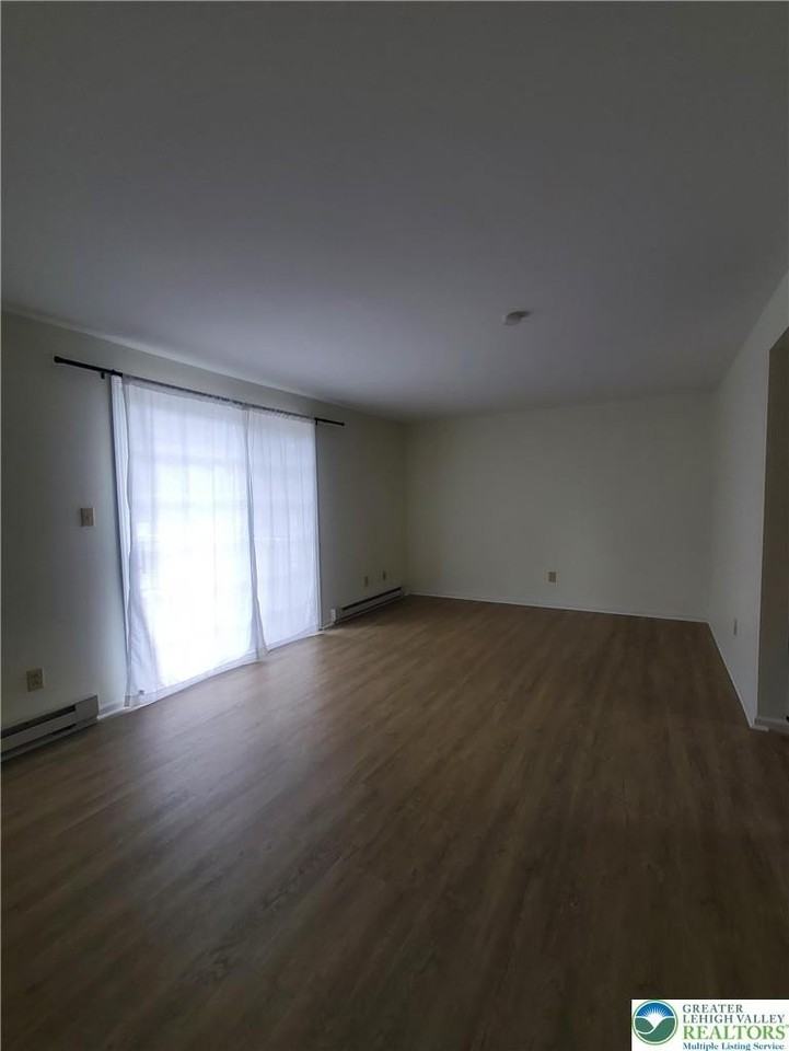 103 Hickory St - Photo 7 of 18