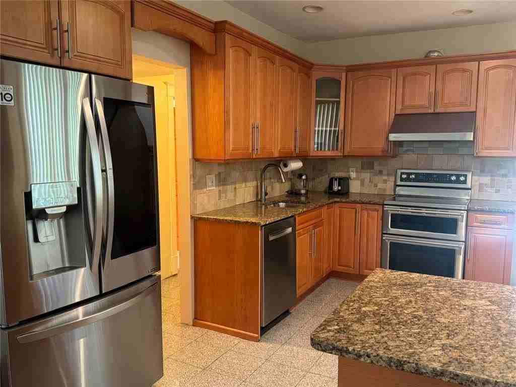 26 Center Ave - Photo 5 of 37