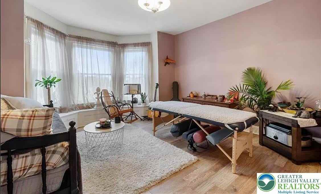 717 W Broad St #2 - Photo 3 of 14