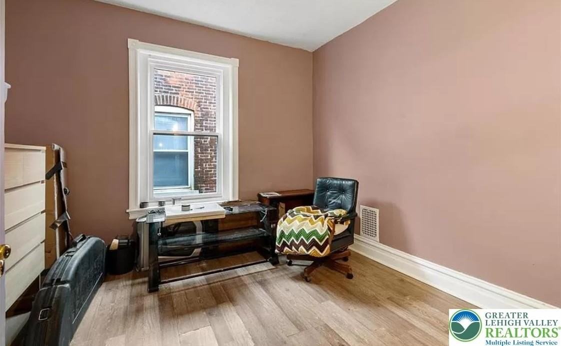 717 W Broad St #2 - Photo 6 of 14