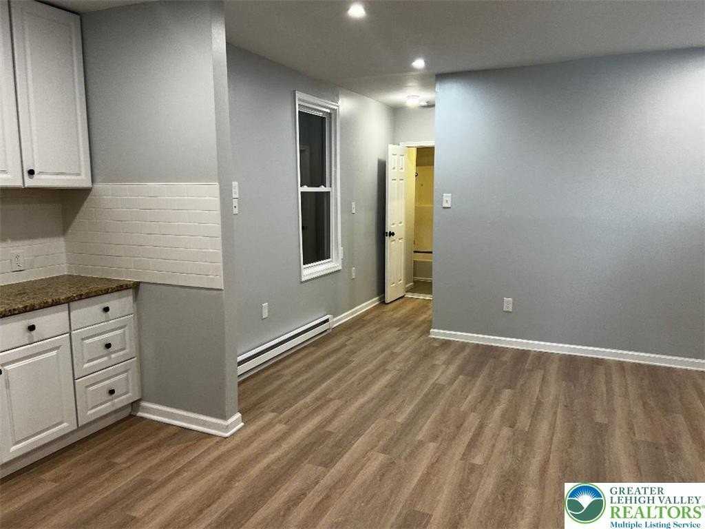 139 N 7th St #2R - Photo 2 of 7