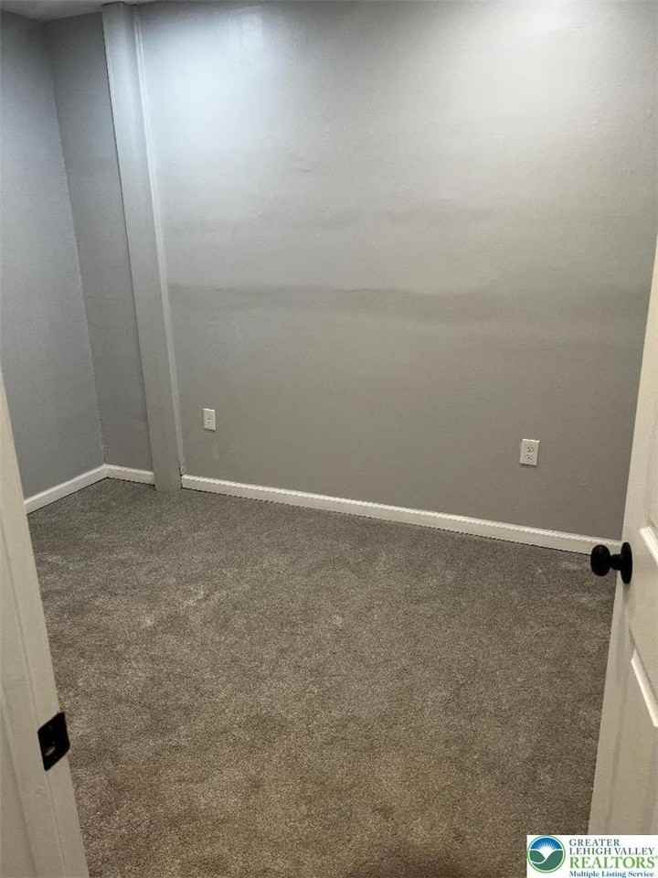 139 N 7th St #2R - Photo 5 of 7