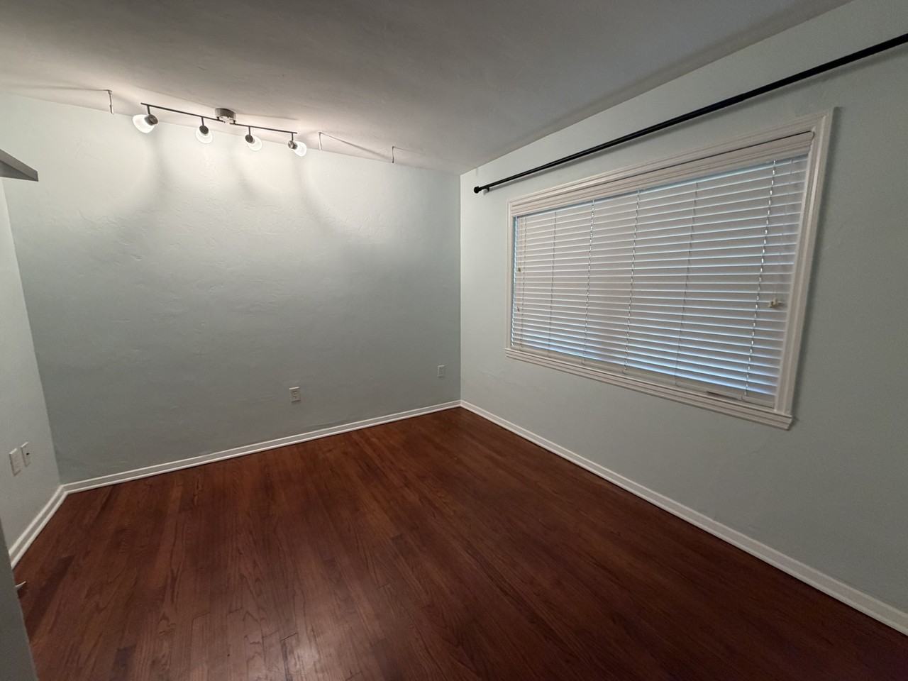 701 Sw 28th St #1 - Photo 2 of 39