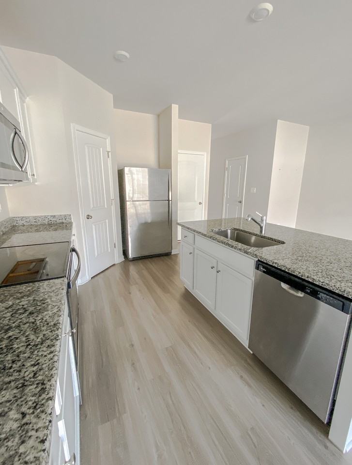 131 Cramsford Street, Falling Waters, WV 25419 #1 - Photo 5 of 19