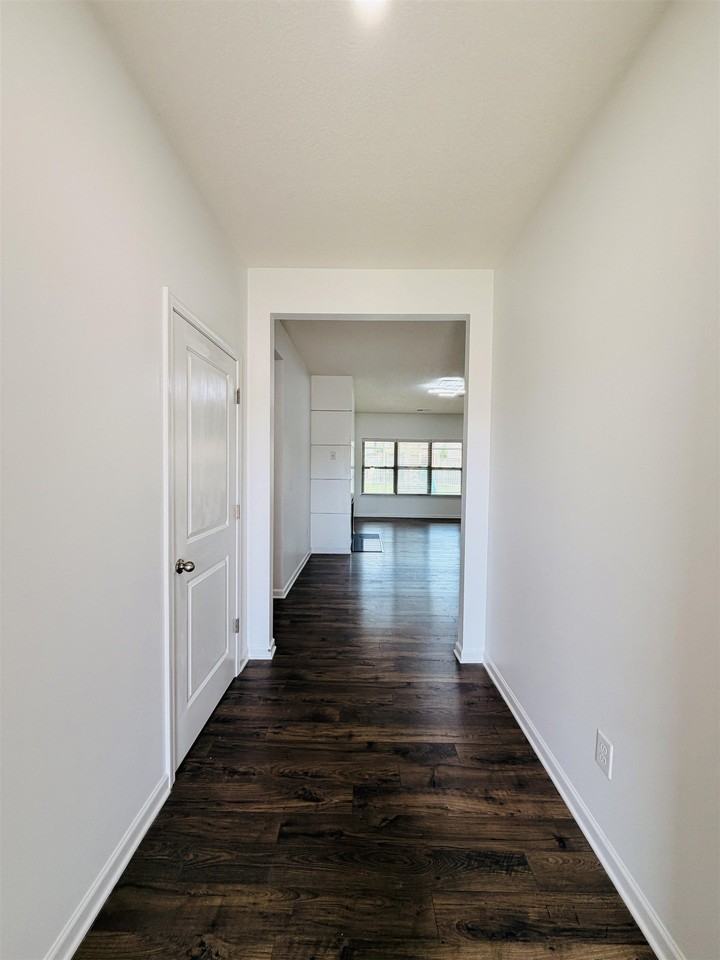280 Lilly Dr - Photo 4 of 40