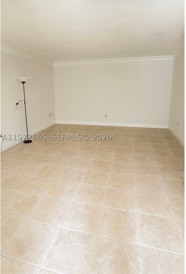 800 Ne 199th St #105D - Photo 5 of 11