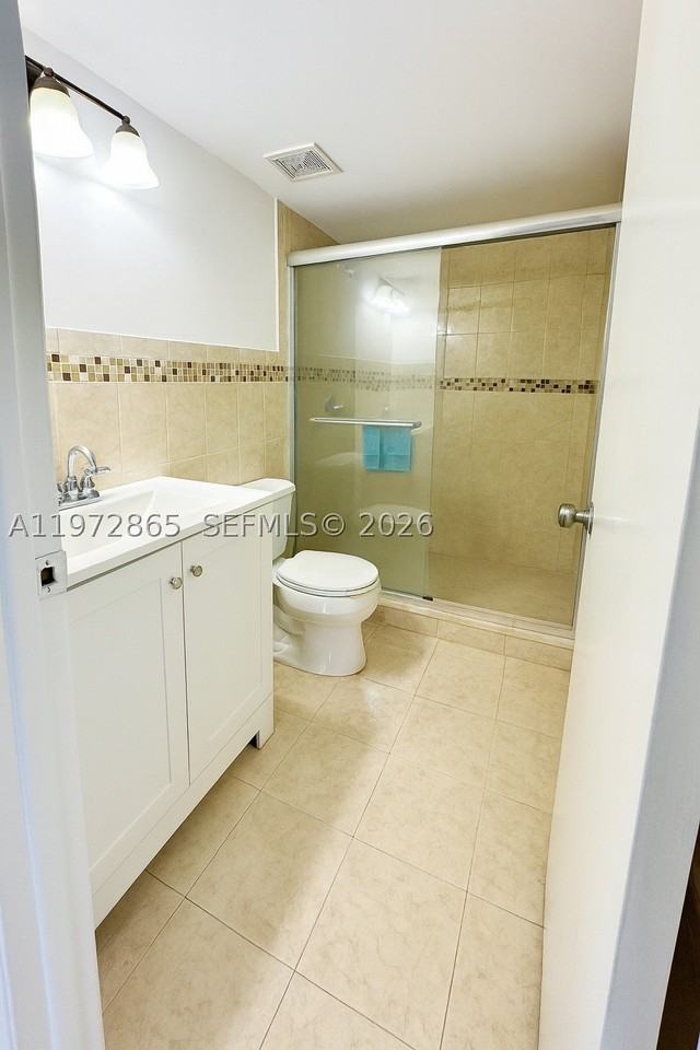 800 Ne 199th St #105D - Photo 7 of 11