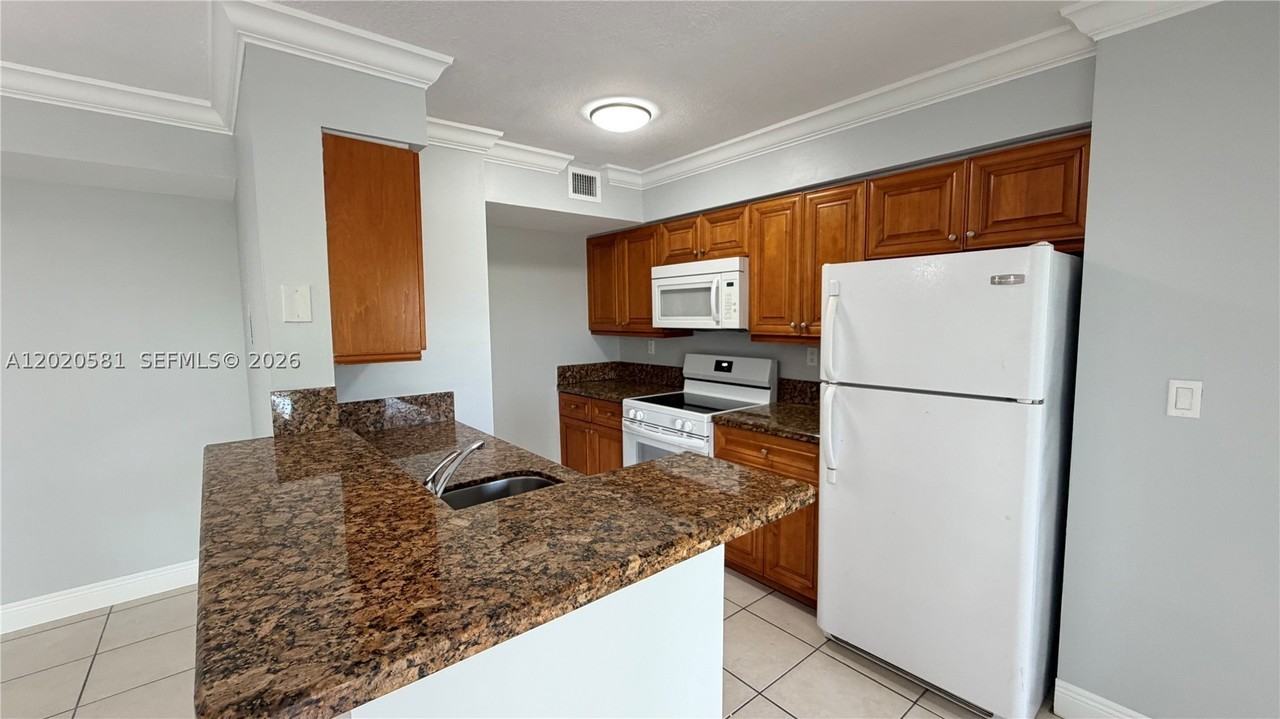 15221 Sw 80th St #406 - Photo 5 of 18