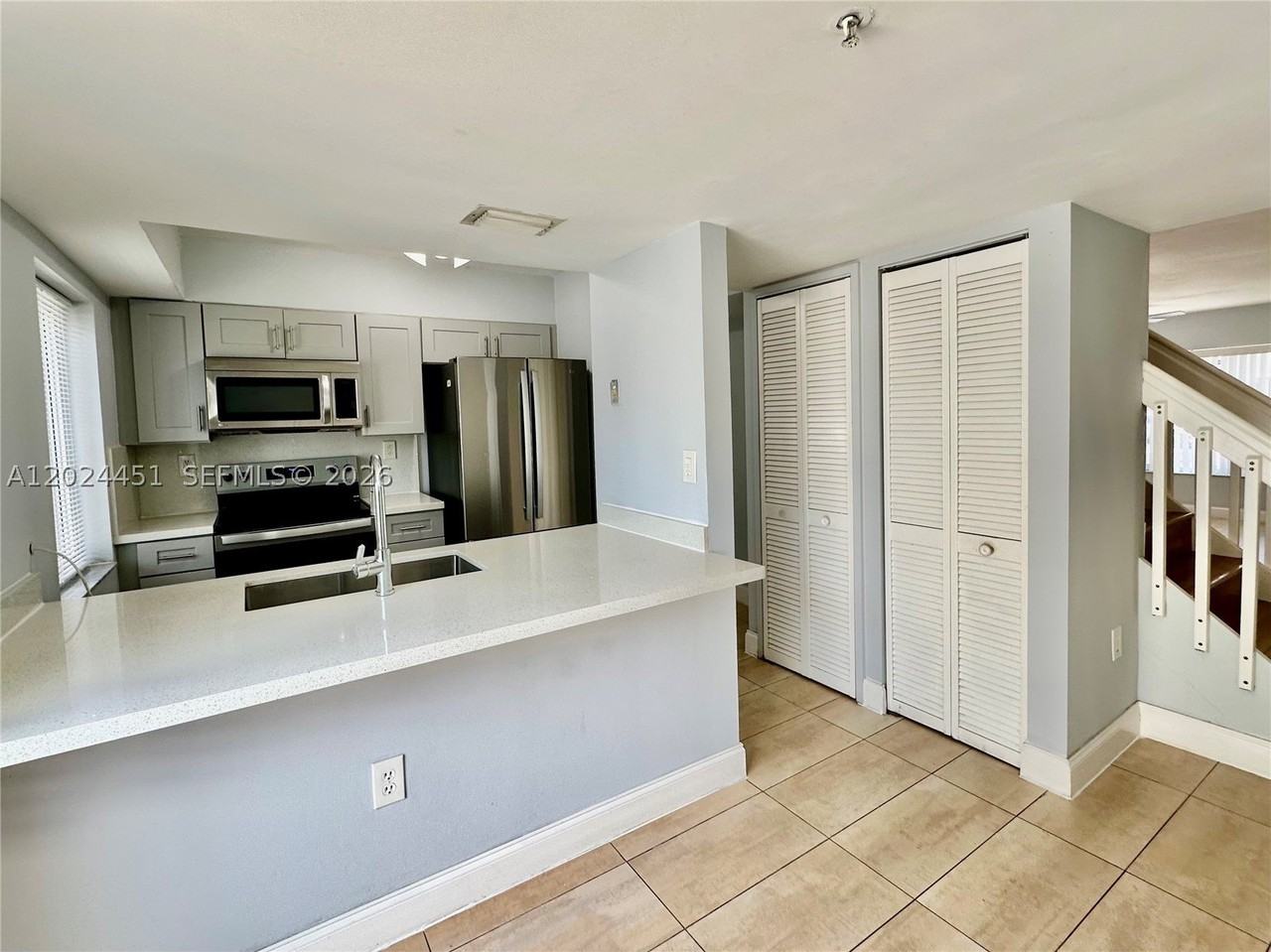 143 Riviera Cir #143 - Photo 5 of 25